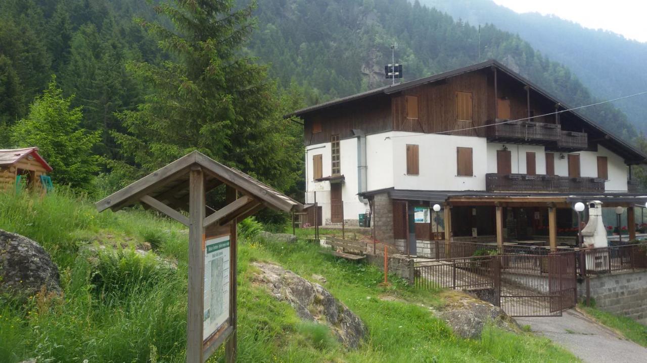 Rifugio Stella Alpina Hotel Saviore dell'Adamello Buitenkant foto