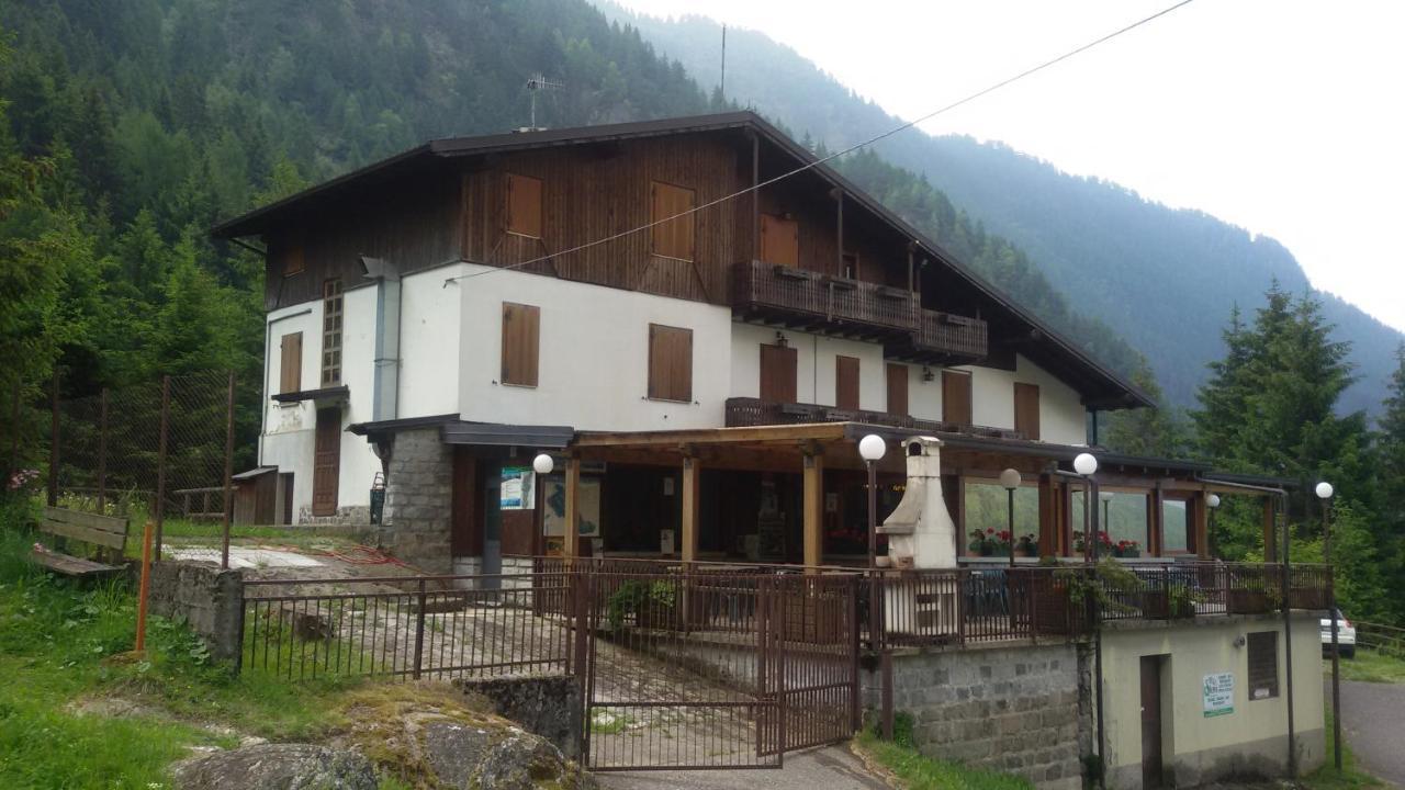 Rifugio Stella Alpina Hotel Saviore dell'Adamello Buitenkant foto