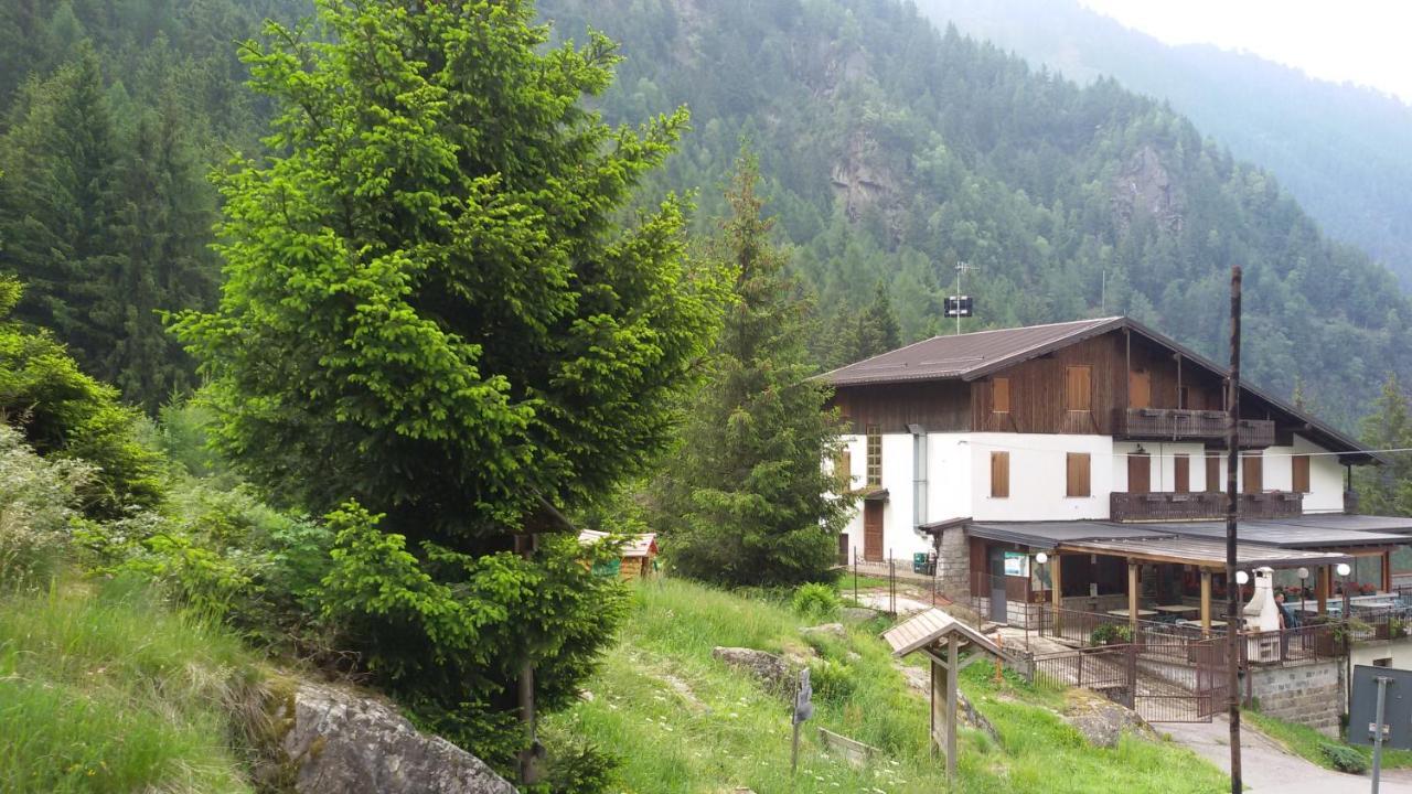 Rifugio Stella Alpina Hotel Saviore dell'Adamello Buitenkant foto